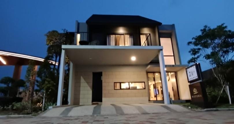 RUMAH MEWAH SIAP HUNI JAKARTA TIMUR