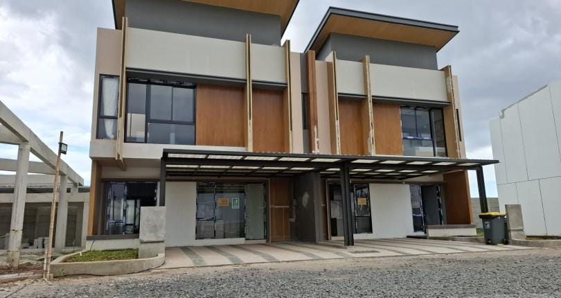 Asthara Skyfront City – Cluster Allurea 8×16