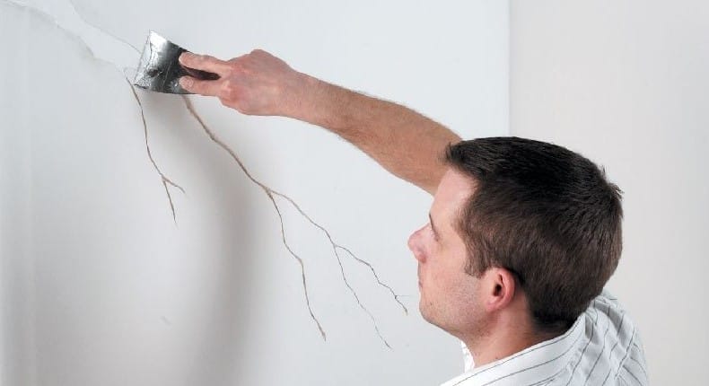 Cara Cek Bangunan Retak dan Lembap: Panduan Lengkap untuk Anda