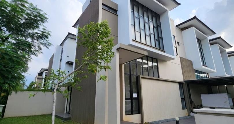 Rumah baru Jakarta Timur Asya Matana Jual Rugi